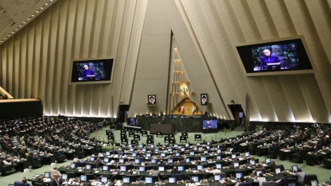 ইরানে পরমাণু বোমা তৈরির দাবি কট্টরপন্থি এমপিদের